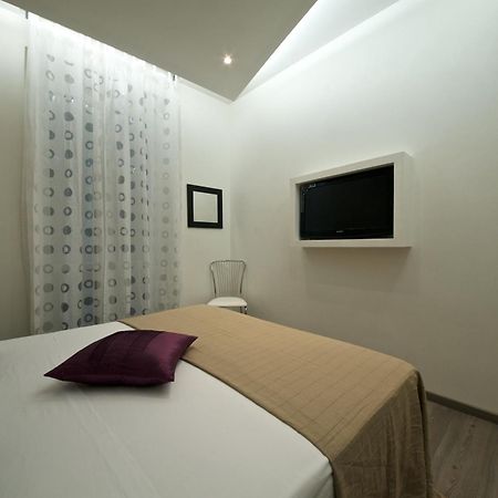Roma Naif Rooms Rum bild