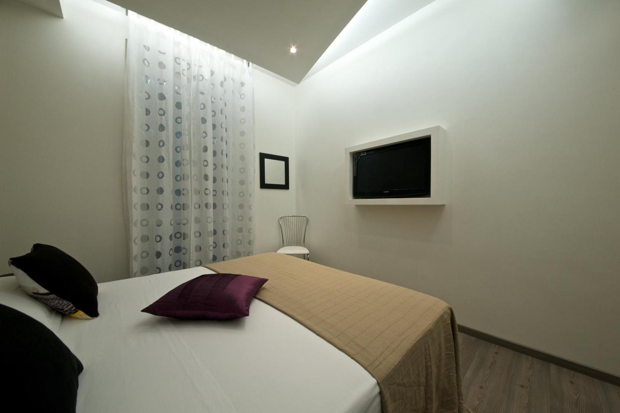 Roma Naif Rooms Rum bild