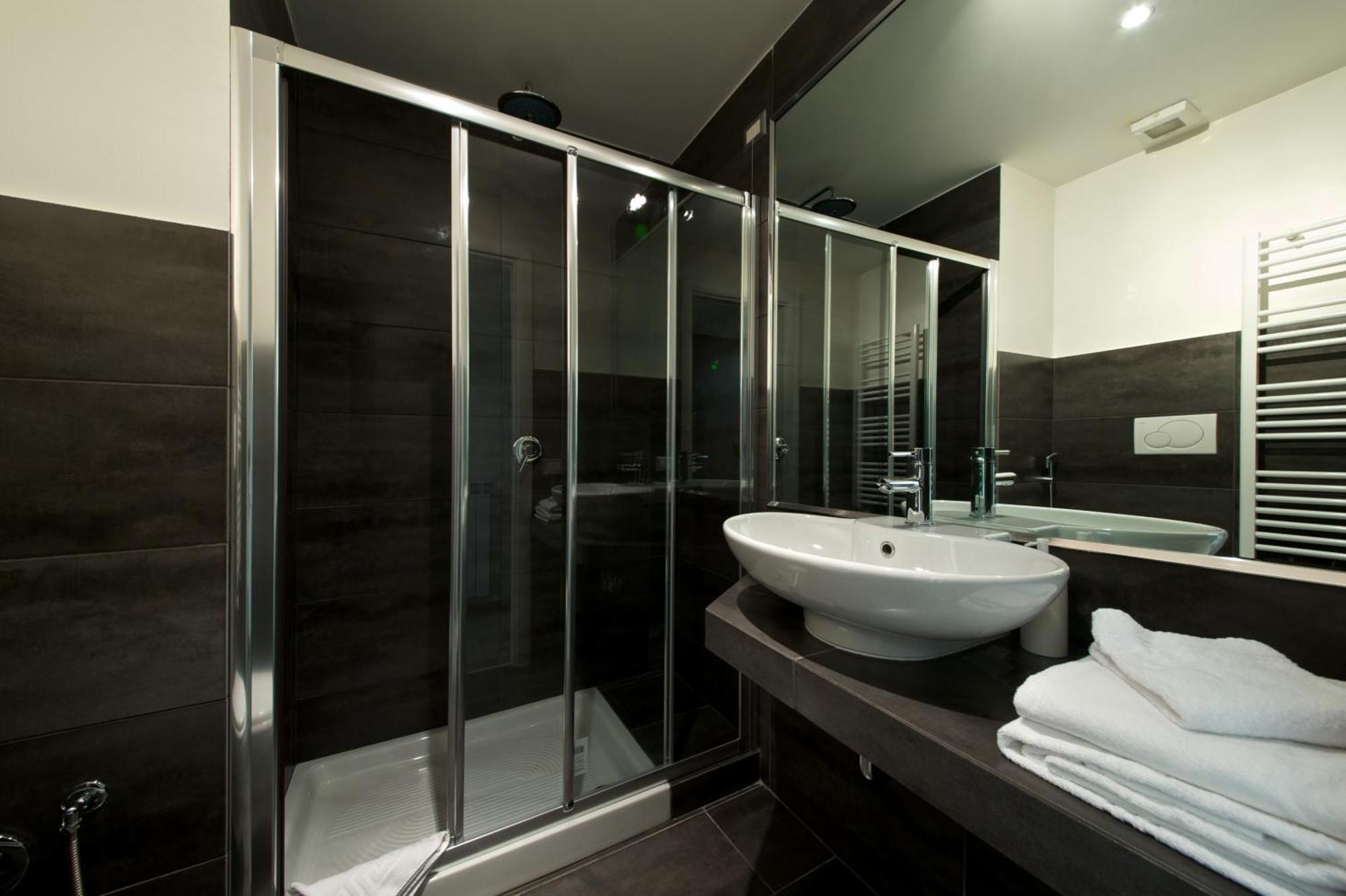 Roma Naif Rooms Rum bild